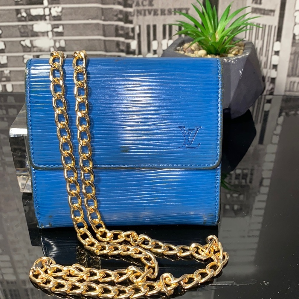 Authentic Louis Vuitton Blue Epi Wallet - Picture 4 of 13